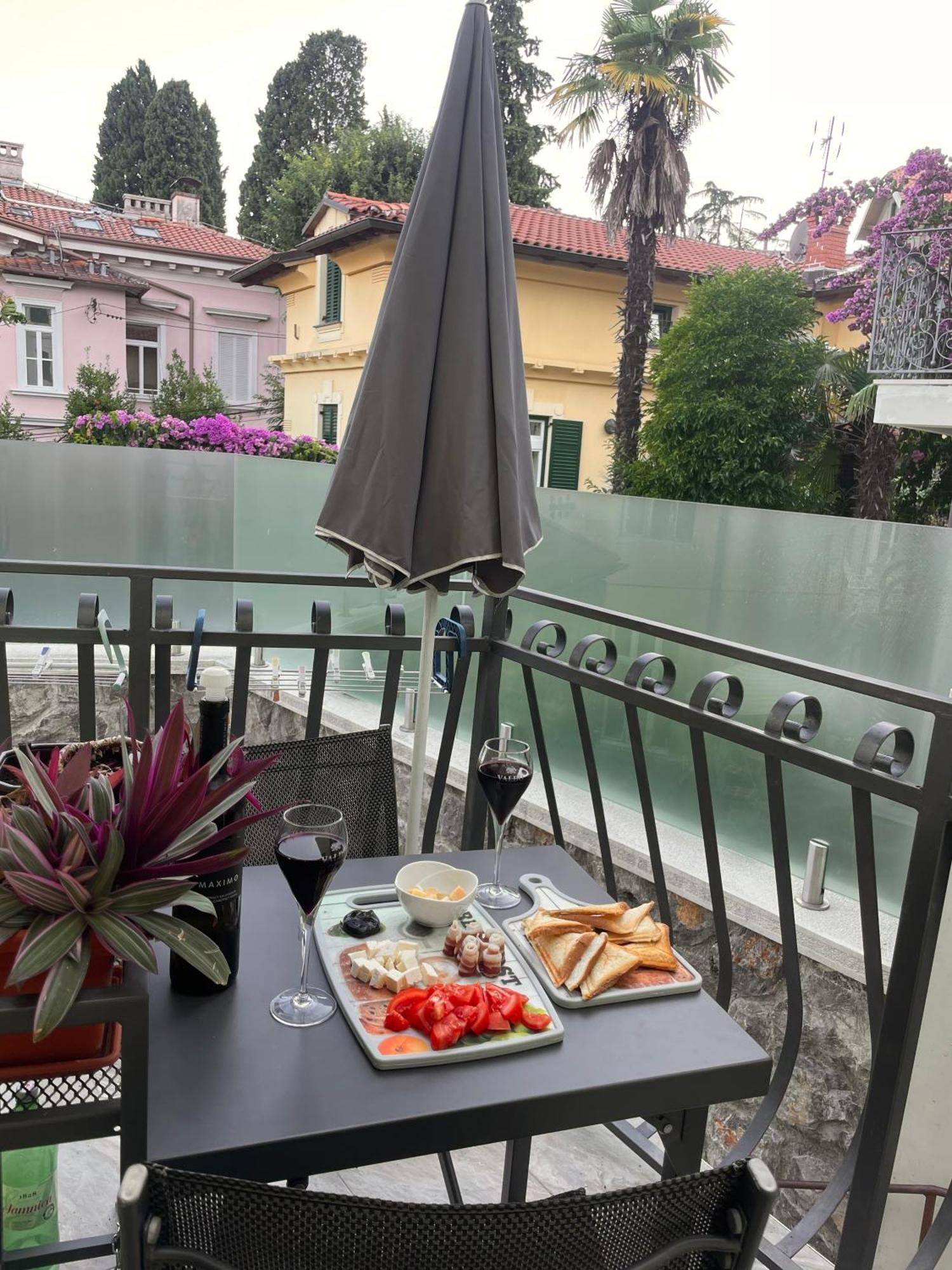 Apartment Andreja, Opatija city center Buitenkant foto